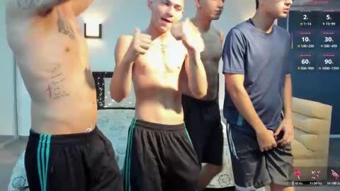 Snapshot of masters_sexx chatting on February 2025 05:50:01 PM Team Cris Darwin- Fernando- Stiven- David online show from February 2025 05:50:01 PM