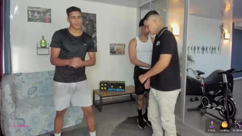 Snapshot of masters_sexx chatting on October 2025 11:33:01 AM Team Cris Darwin- Fernando- Stiven- David online show from October 2025 11:33:01 AM