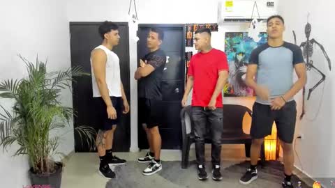 Snapshot of masters_sexx chatting on October 2025 11:32:02 AM Team Cris Darwin- Fernando- Stiven- David online show from October 2025 11:32:02 AM