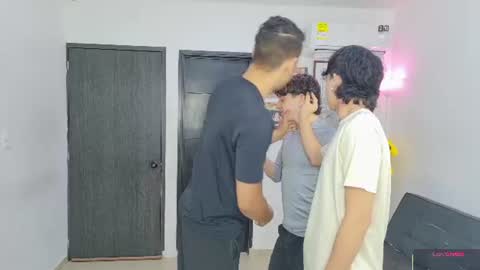 Team Cris Darwin- Fernando- Stiven- David online show from June 2026 11:12:02 AM