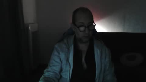 Snapshot of mat11efou chatting on October 2025 11:31:02 PM mat11efou online show from October 2025 11:31:02 PM