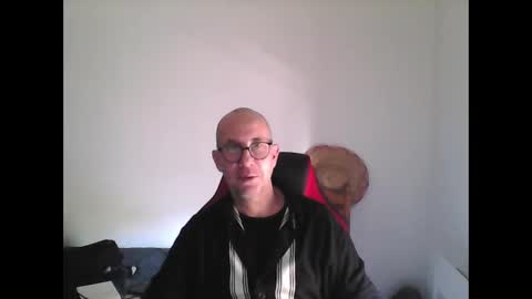 Snapshot of mat11efou chatting on April 2026 12:02:01 PM mat11efou online show from April 2026 12:02:01 PM