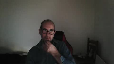Snapshot of mat11efou chatting on April 2026 10:51:02 AM mat11efou online show from April 2026 10:51:02 AM