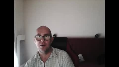 Snapshot of mat11efou chatting on May 2026 08:43:02 AM mat11efou online show from May 2026 08:43:02 AM