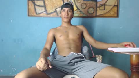 matteo online show from December 2025 06:15:01 PM