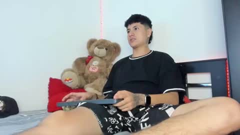 mateo_escobar online show from November 2025 07:02:02 PM