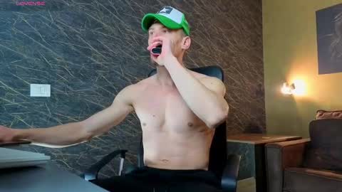 Snapshot of mateobenjamin chatting on March 2026 12:45:02 PM MateoBenjamin online show from March 2026 12:45:02 PM