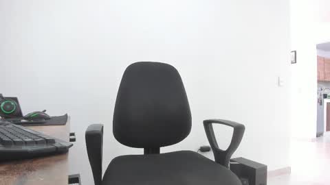 Matheus     online show from October 2025 02:25:01 PM