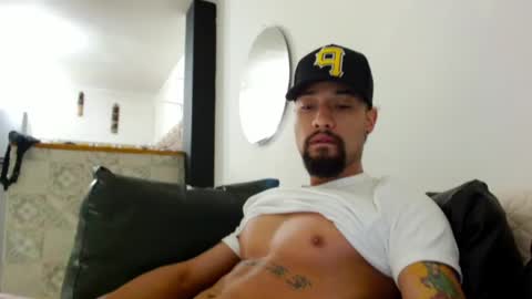 STRURIBE ON INSTAGRAM online show from January 2025 11:32:01 AM