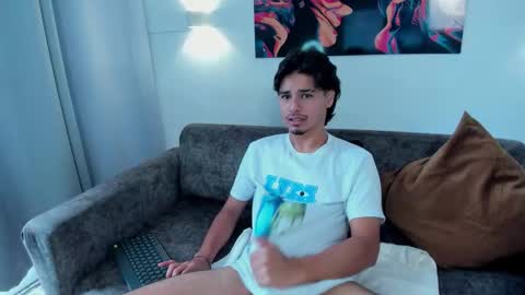 Mathew online show from October 2025 02:18:02 PM