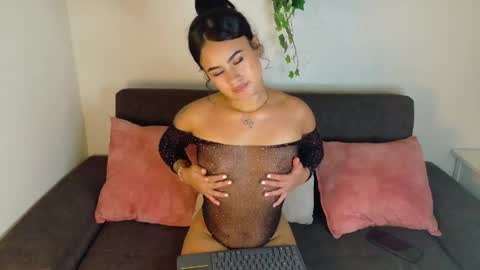 Snapshot of matildataylor__ chatting on May 2026 12:12:01 PM Matilda online show from May 2026 12:12:01 PM