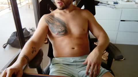 Snapshot of matt89aus chatting on December 2024 11:18:01 PM MRD online show from December 2024 11:18:01 PM