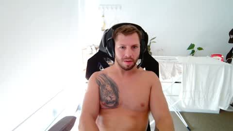 Snapshot of matt89aus chatting on December 2024 06:45:01 AM MRD online show from December 2024 06:45:01 AM