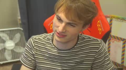 Snapshot of mattcashxxx chatting on May 2026 01:14:02 AM Matt Cash online show from May 2026 01:14:02 AM
