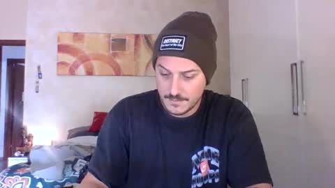 matteushh87 online show from November 2025 09:09:01 AM