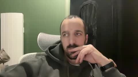 Snapshot of matthias24 chatting on December 2025 12:07:01 AM M online show from December 2025 12:07:01 AM