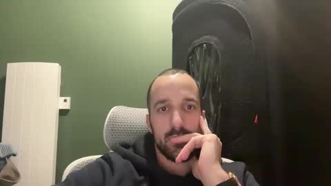 Snapshot of matthias24 chatting on January 2026 12:05:01 AM M online show from January 2026 12:05:01 AM