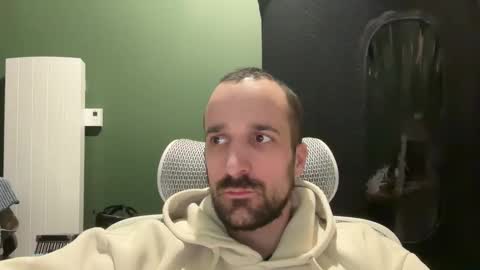 Snapshot of matthias24 chatting on February 2026 12:01:01 AM M online show from February 2026 12:01:01 AM