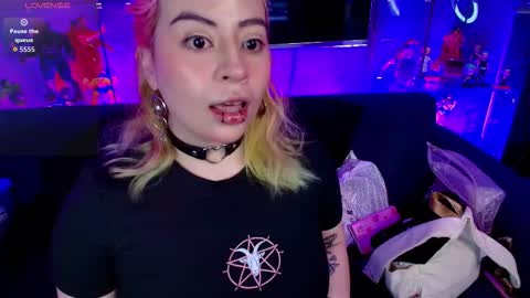 Snapshot of matti_sofia chatting on February 2026 11:10:01 AM TATIANA AND ROUS online show from February 2026 11:10:01 AM