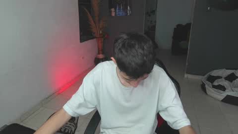 mattias     online show from February 2025 03:43:02 AM