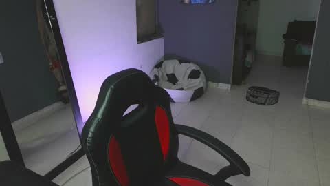 mattias     online show from February 2025 03:38:01 PM