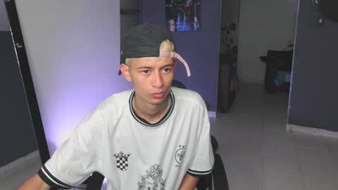 mattias     online show from March 2025 07:17:02 PM