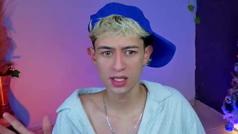 mattias     online show from December 2025 01:43:02 AM