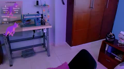 mattilda_18 online show from October 2025 09:14:02 PM
