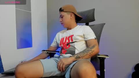 mattiwsmorris_ online show from November 2025 02:34:02 PM