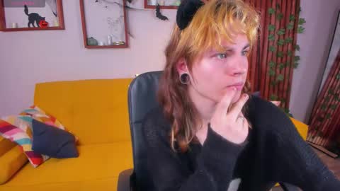 mattmarnee online show from November 2025 10:36:02 AM