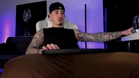 Matt online show from November 2025 09:46:02 PM