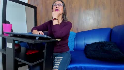 Snapshot of mature_beautiful chatting on February 2025 12:28:01 PM Lucy online show from February 2025 12:28:01 PM