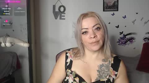 Snapshot of mature_liaa chatting on February 2025 12:05:02 PM Mature liaa online show from February 2025 12:05:02 PM