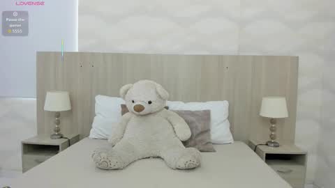 Marce online show from November 2025 07:25:01 PM