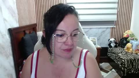 Sonia online show from April 2026 09:52:01 PM
