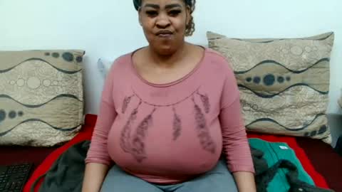 Snapshot of maturedbootyqueen chatting on July 2026 05:31:01 PM QUEEN online show from July 2026 05:31:01 PM