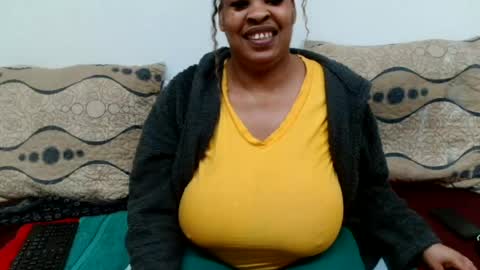 Snapshot of maturedbootyqueen chatting on July 2026 11:45:02 AM QUEEN online show from July 2026 11:45:02 AM