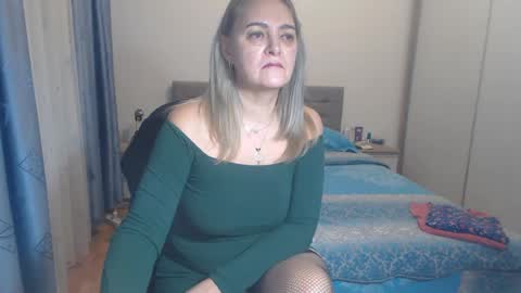 Snapshot of maturediana chatting on December 2024 03:23:02 AM maturediana online show from December 2024 03:23:02 AM