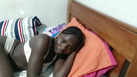 Snapshot of maui_001 chatting on November 2025 04:40:02 PM moh online show from November 2025 04:40:02 PM