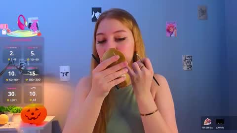 maureencoombs online show from November 2025 04:03:01 AM