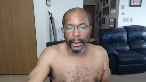 Snapshot of mauricewilson86 chatting on October 2025 02:50:02 PM mauricewilson86 online show from October 2025 02:50:02 PM