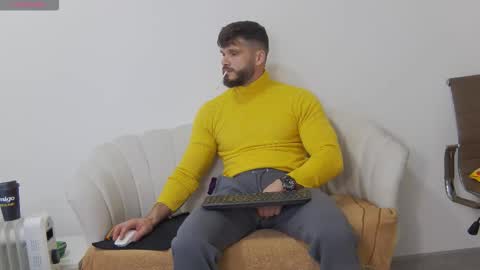 Snapshot of mauro_real_man chatting on November 2025 06:30:01 PM mauro_real_man online show from November 2025 06:30:01 PM