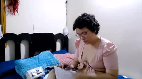 mauroluxandra online show from June 2026 04:53:01 PM