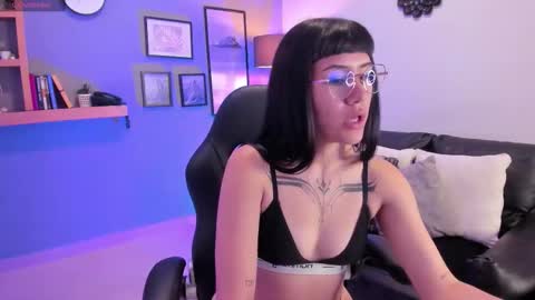 Mavis  online show from February 2026 11:30:01 PM