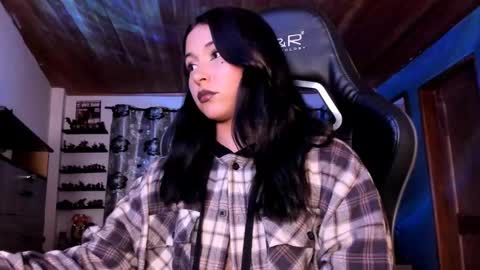 Snapshot of mavis_fuentes chatting on November 2025 10:48:01 PM Hilary online show from November 2025 10:48:01 PM