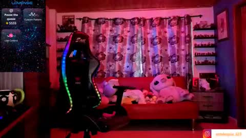 Snapshot of mavis_fuentes chatting on December 2025 10:17:02 PM Hilary online show from December 2025 10:17:02 PM