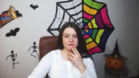 Snapshot of mavkacute chatting on October 2025 06:19:02 PM MavkaCute online show from October 2025 06:19:02 PM