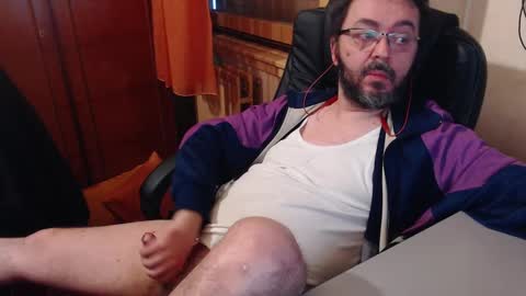 Snapshot of max818k chatting on December 2024 07:40:02 AM Max online show from December 2024 07:40:02 AM