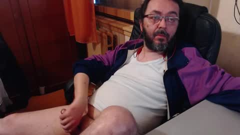 Snapshot of max818k chatting on December 2024 03:13:02 PM Max online show from December 2024 03:13:02 PM