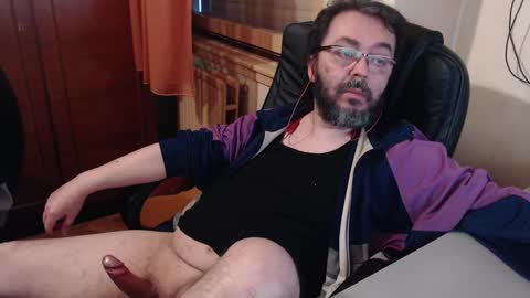 Snapshot of max818k chatting on January 2025 03:21:01 PM Max online show from January 2025 03:21:01 PM